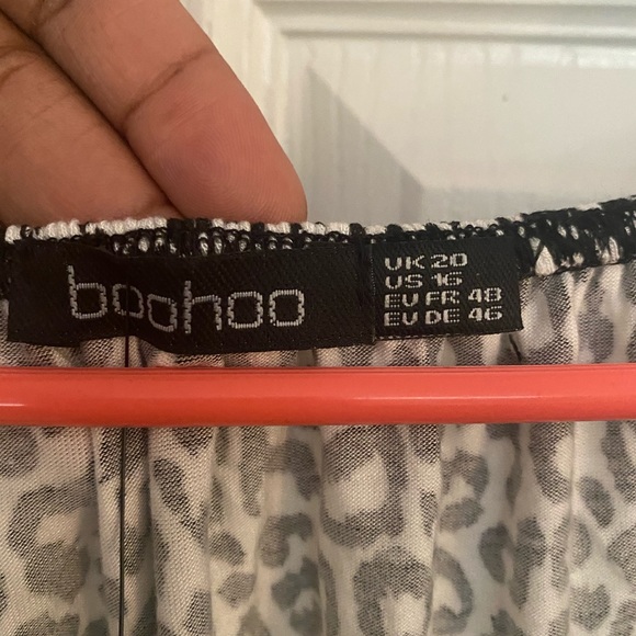 Snow leopard wrap dress - Picture 3 of 5